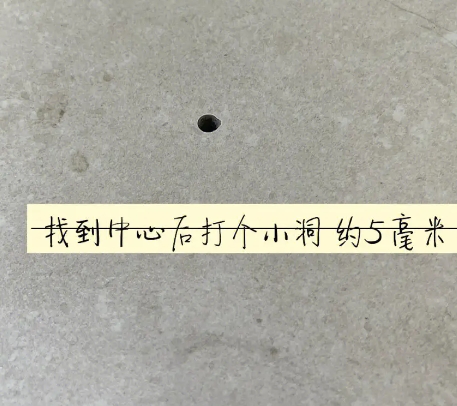 红原瓷砖空鼓维修公司专业解答在瓷砖铺贴过程中，如果砂料搅拌不均匀，将会带来以下问题